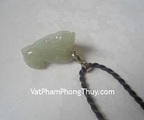 ty huu ngoc myanmar s825 02 Tỳ hưu ngọc Myanmar xanh ngọc (Vân Nam, Miến Điện) S825